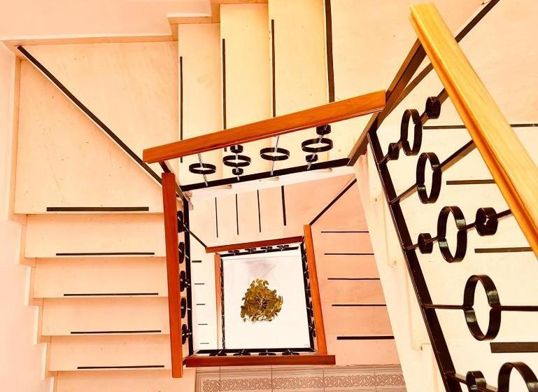 پانسیون Hostal Muriel