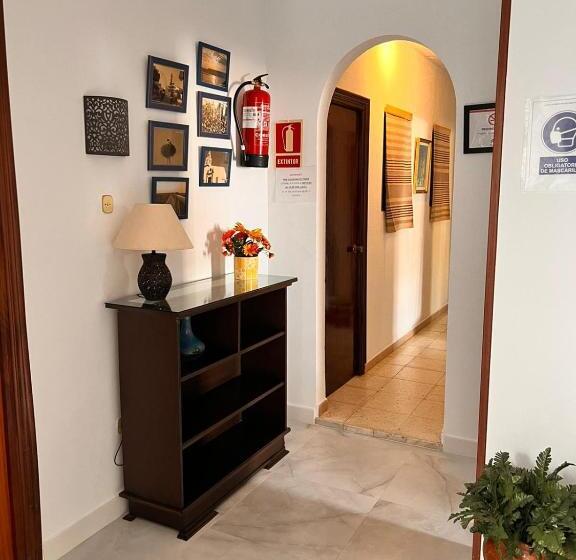 פנסיון Hostal Muriel