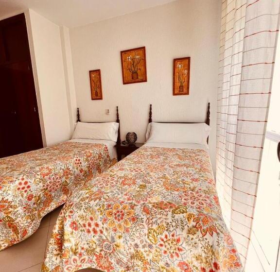 پانسیون Hostal Muriel