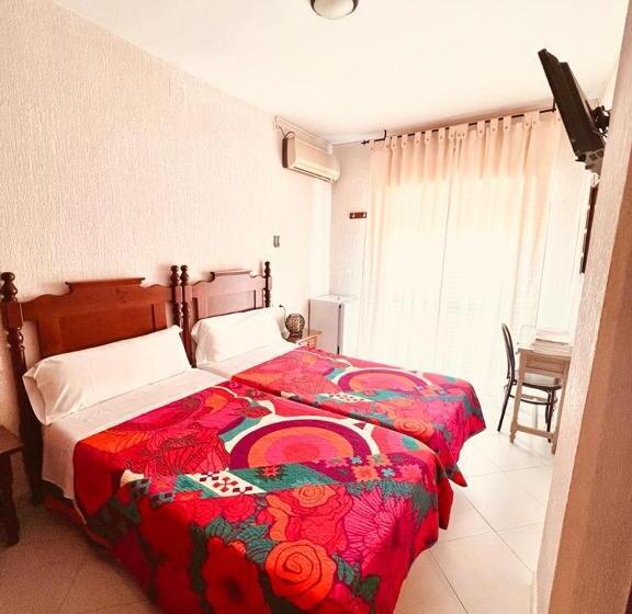 پانسیون Hostal Muriel