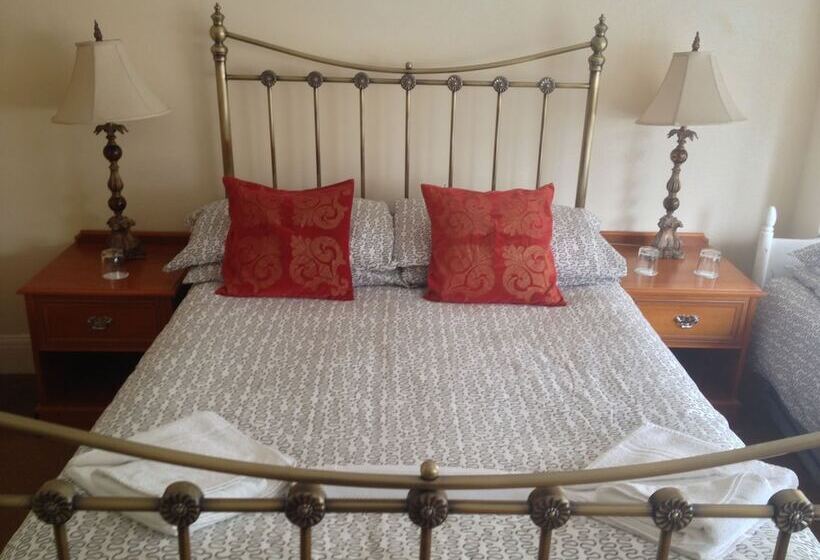 بنسيون Malvern Lodge Guest House  Close To Beach, Train Station & Southend Airport