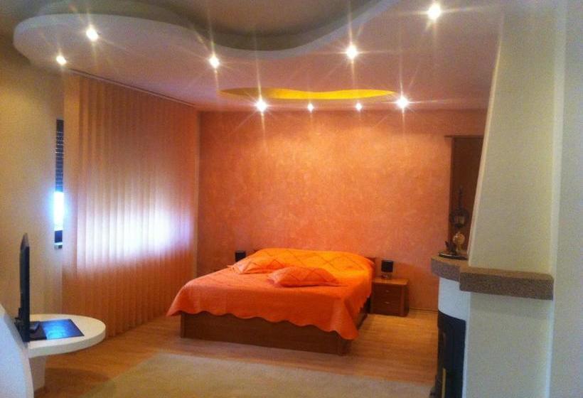 Pensiunea Red Rose Apartments