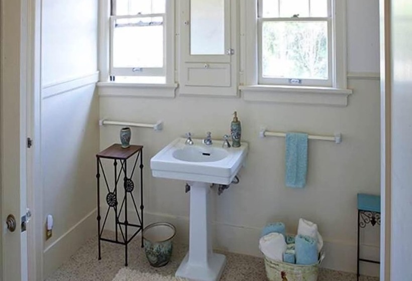 הוסטל Hydrangea Inn