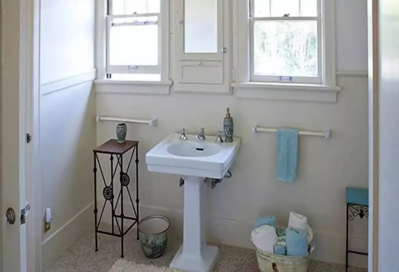 Retkeilymaja Hydrangea Inn