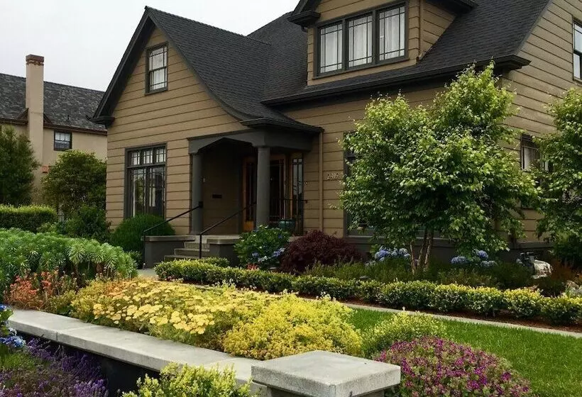 Retkeilymaja Hydrangea Inn