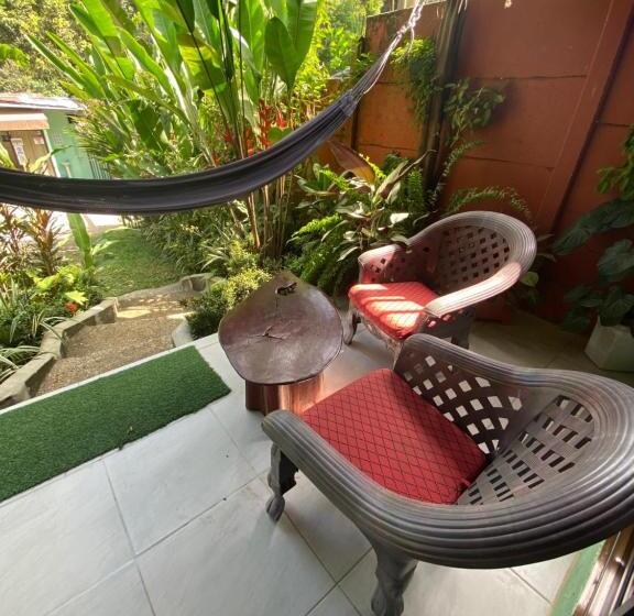 ユースホステル Mirians Place Drake