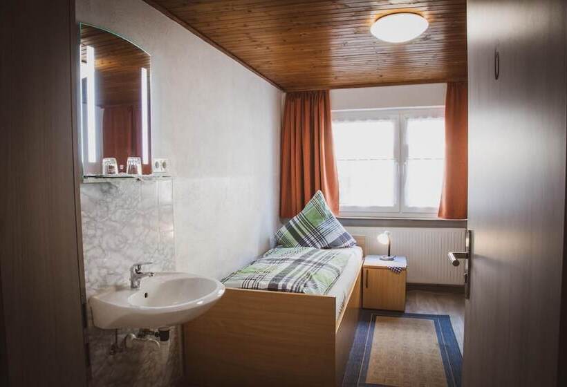 Общежитие Restaurant / Pension Mainzer Tor