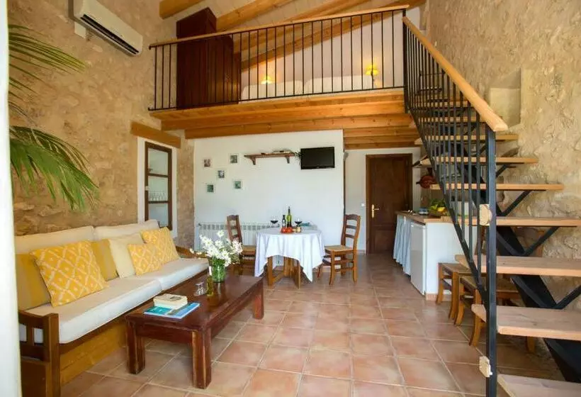 هتل Agroturismo Es Pla De Llodrá