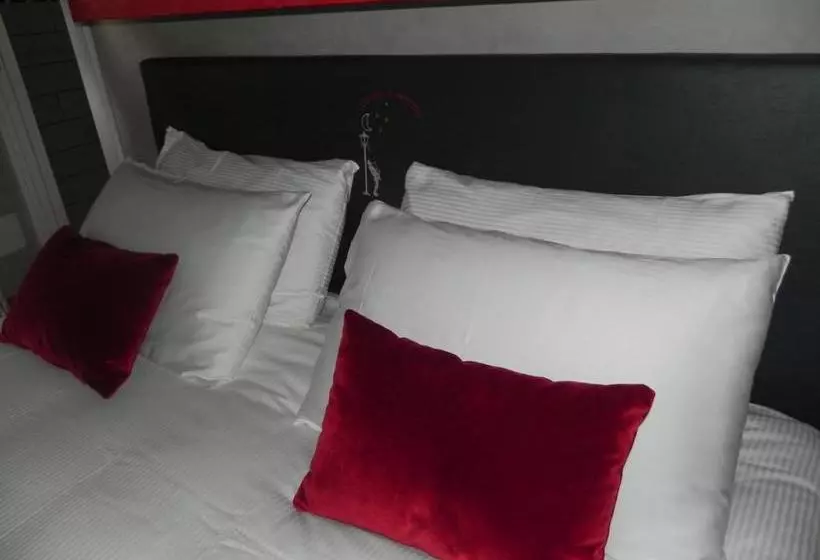 Majatalo Gente Di Notte