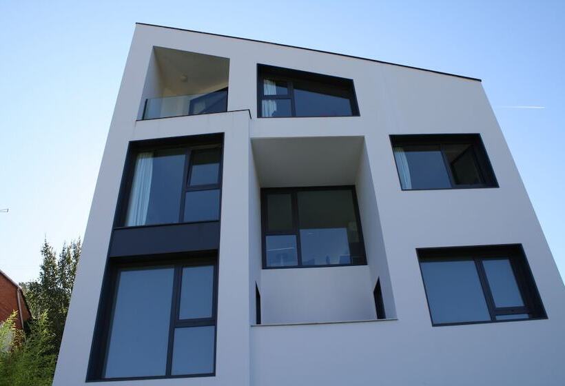 ペンション Hostal Tres Campanas