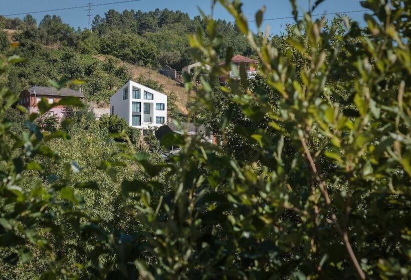 ペンション Hostal Tres Campanas