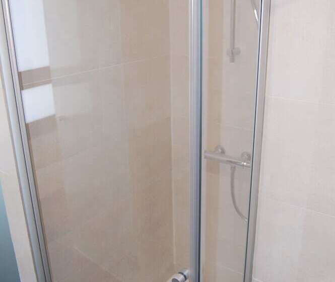 ペンション Hostal Tres Campanas