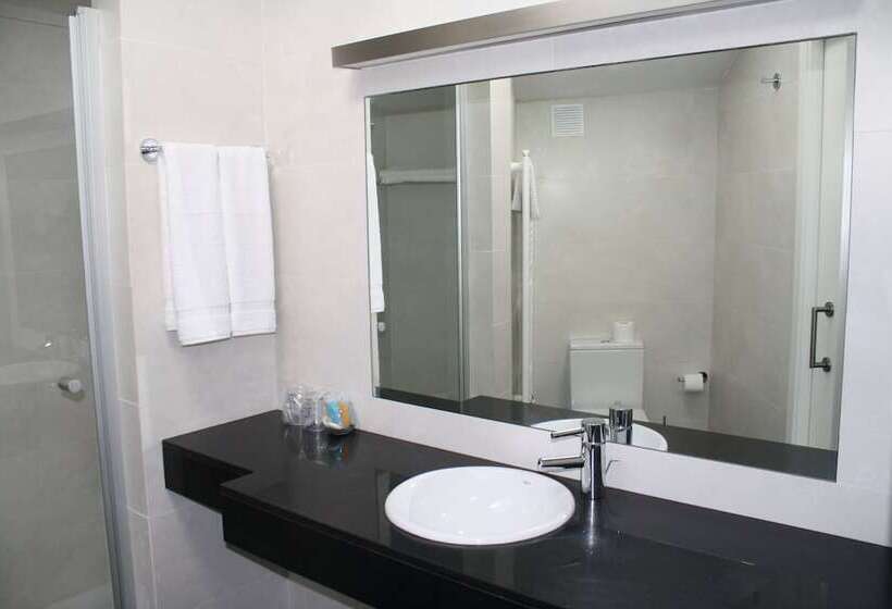 ペンション Hostal Tres Campanas