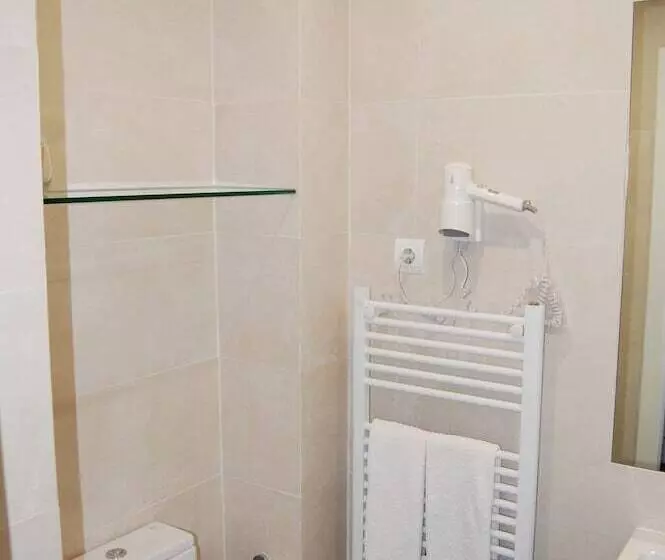 ペンション Hostal Tres Campanas