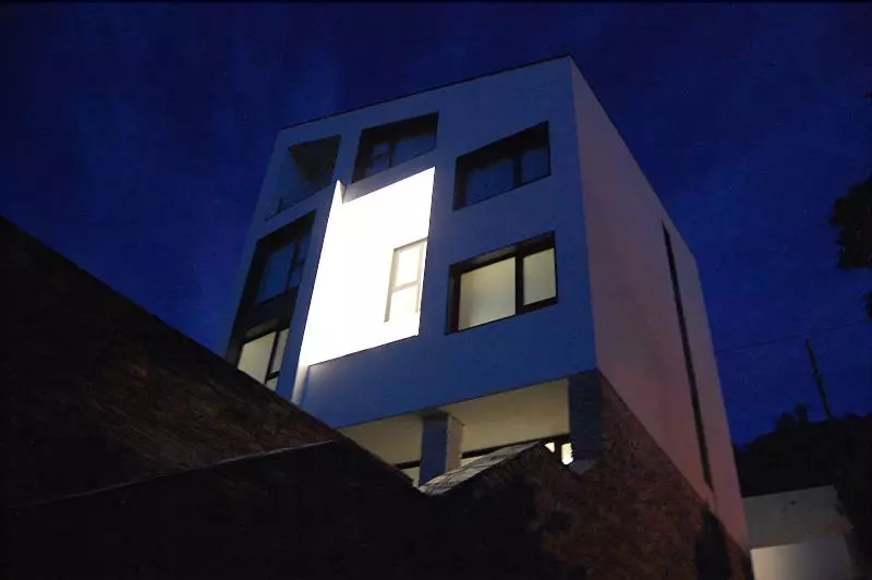 ペンション Hostal Tres Campanas