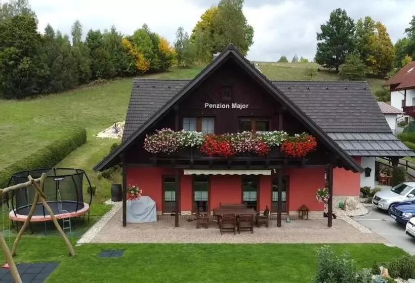 Majatalo Penzion Major