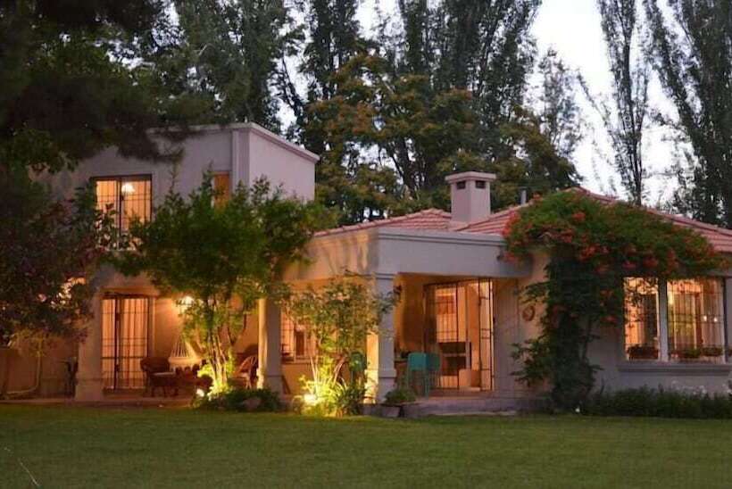 ユースホステル Angelo Di Caneva