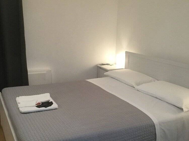 بنسيون La Piazzetta B&b Mini Appartamento Con Ingresso Indipendente