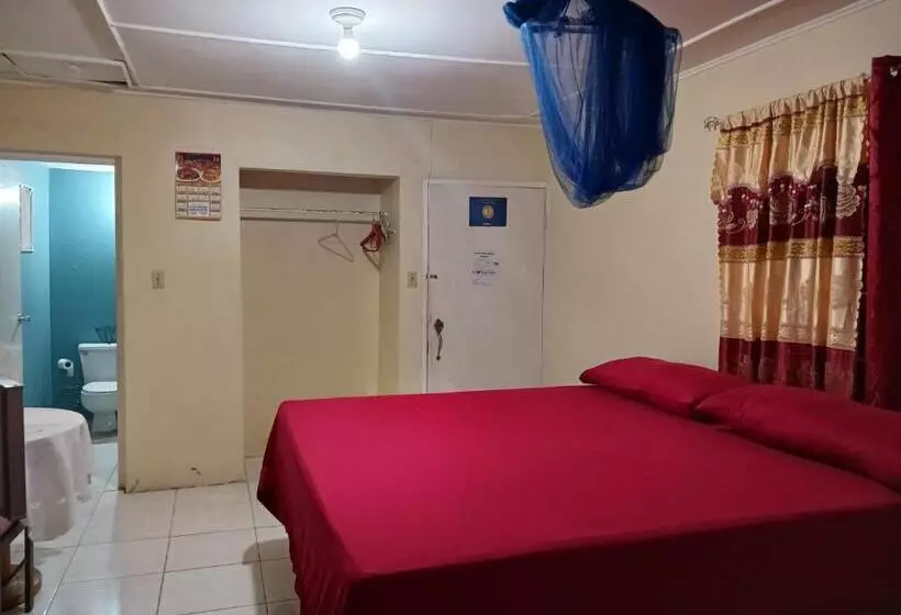 پانسیون Tina's Guest House