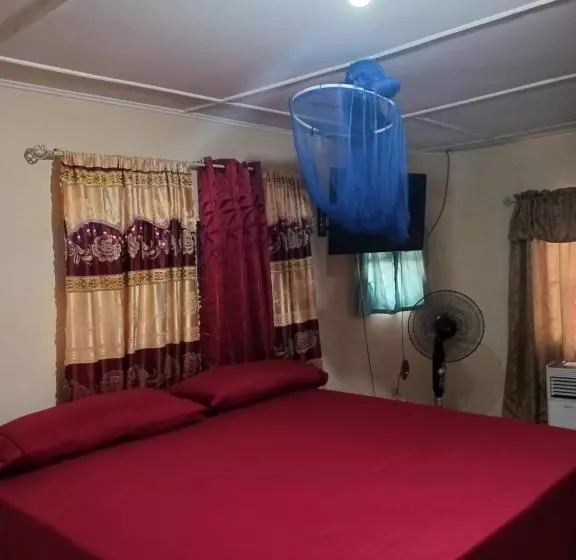 پانسیون Tina's Guest House