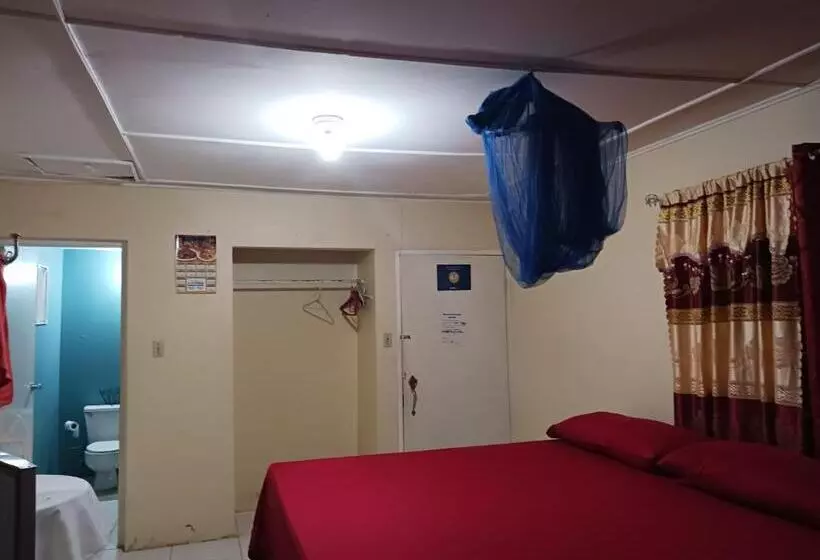 پانسیون Tina's Guest House