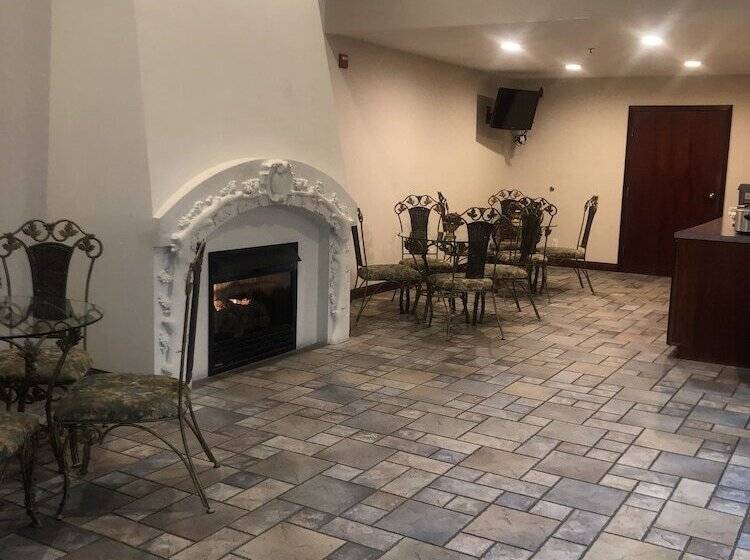 הוסטל Osage Village Inn