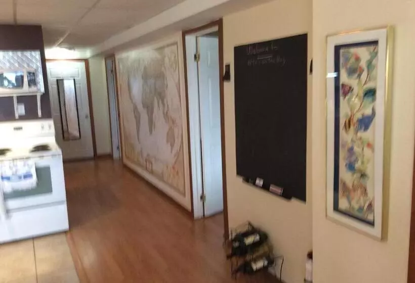 ペンション N  This On The Bay  Lower Level Vacation Suite