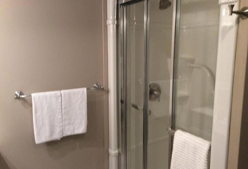 Pension N This On The Bay Lower Level Vacation Suite