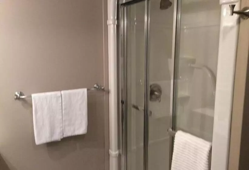 ペンション N  This On The Bay  Lower Level Vacation Suite