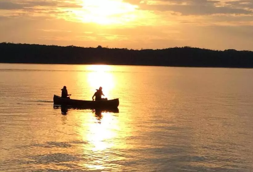 ペンション N  This On The Bay  Lower Level Vacation Suite