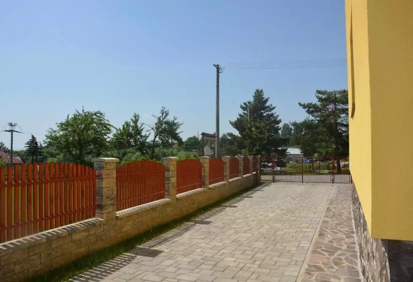 Majatalo Privat U Eriky