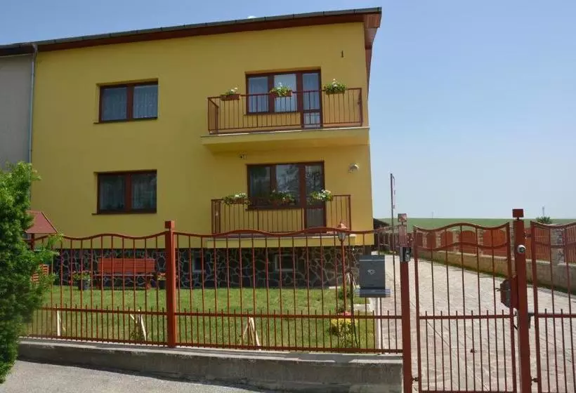 Majatalo Privat U Eriky