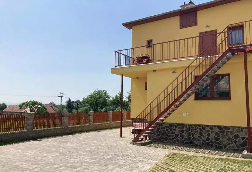 Majatalo Privat U Eriky