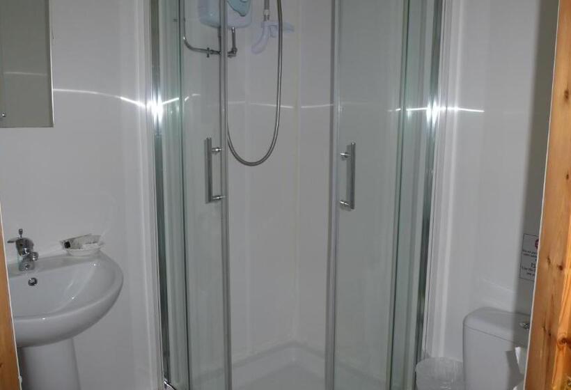 פנסיון Whitehall Guest House