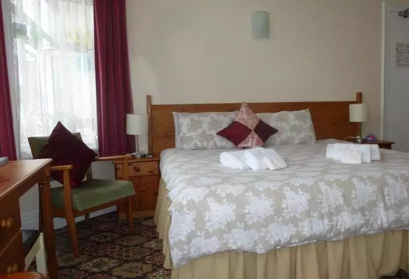 ペンション Whitehall Guest House