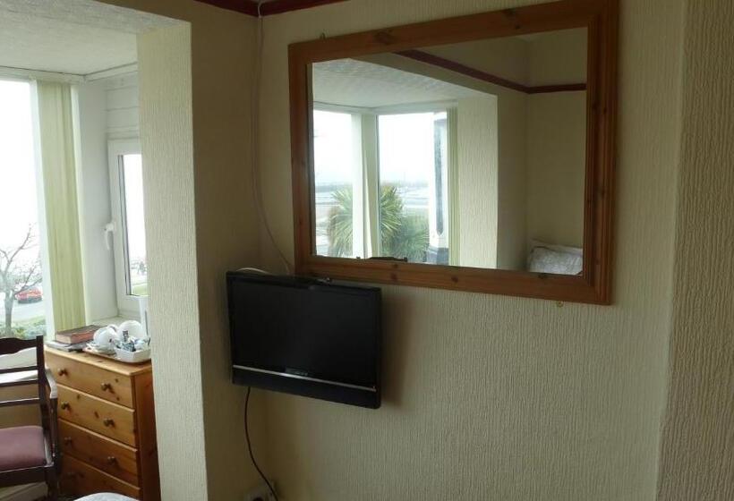 פנסיון Whitehall Guest House