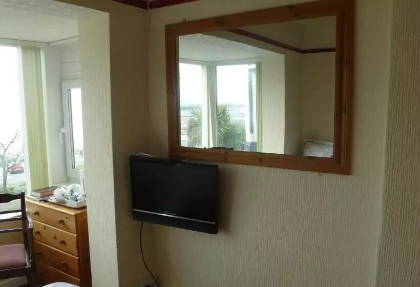 ペンション Whitehall Guest House