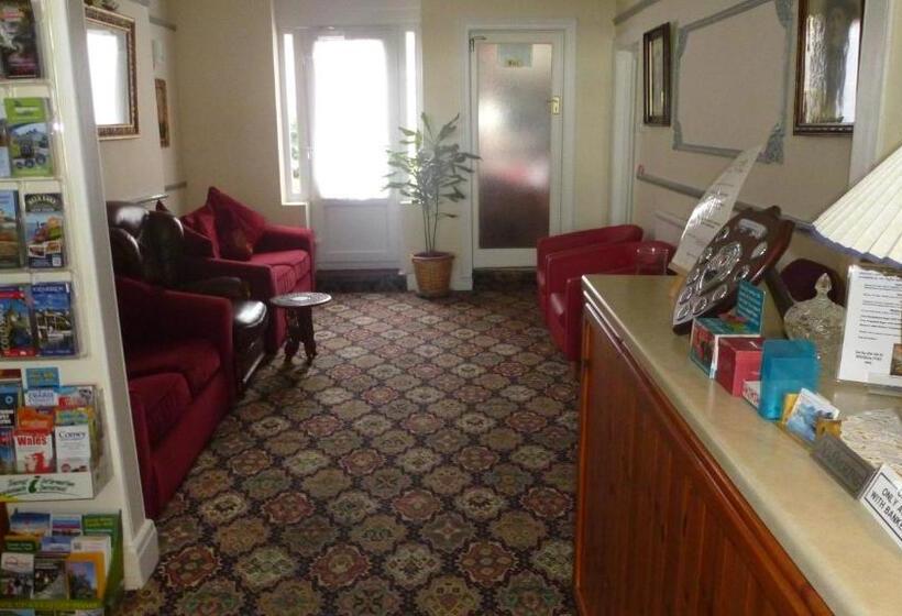 פנסיון Whitehall Guest House