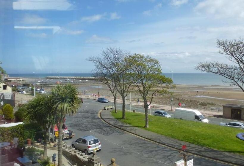 פנסיון Whitehall Guest House