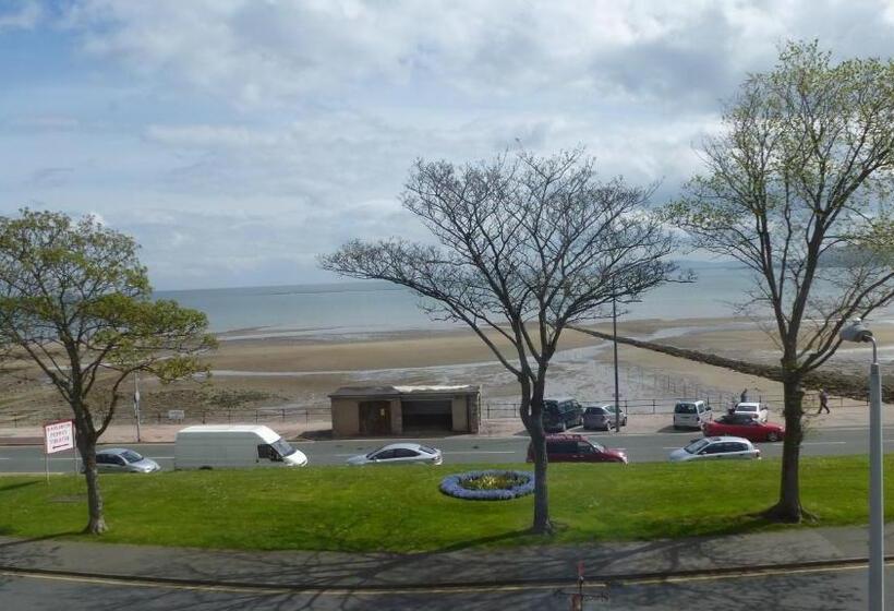 פנסיון Whitehall Guest House