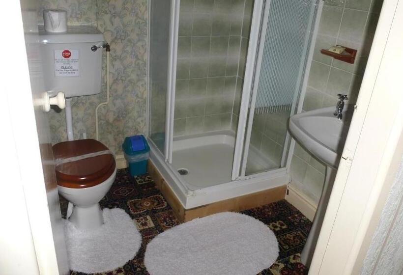 פנסיון Whitehall Guest House