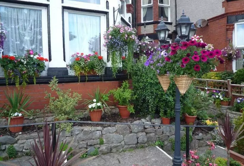 ペンション Whitehall Guest House