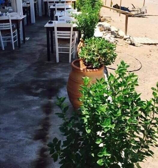 Periyiali Apartments