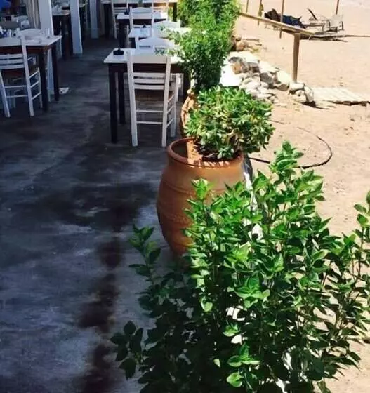 Periyiali Apartments