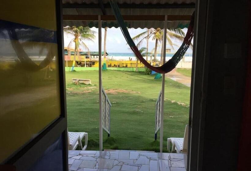 Yellow Moon Guesthouse & Apartments