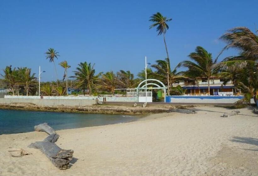 Yellow Moon Guesthouse & Apartments