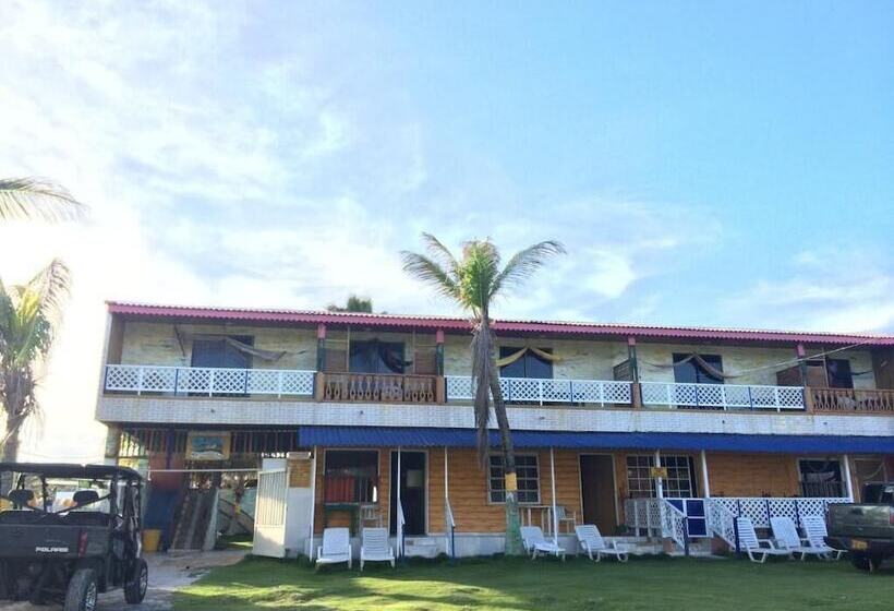 Yellow Moon Guesthouse & Apartments