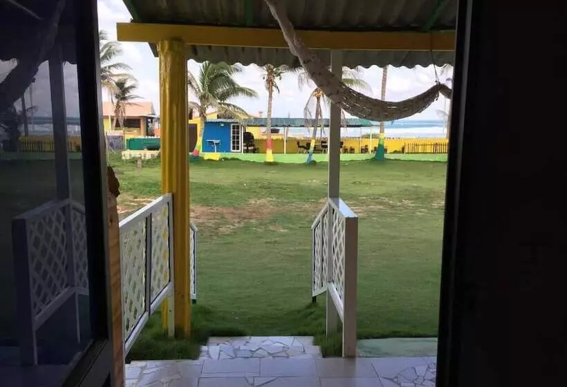 Yellow Moon Guesthouse & Apartments