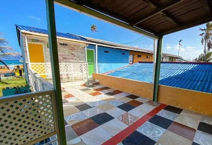 Yellow Moon Guesthouse & Apartments