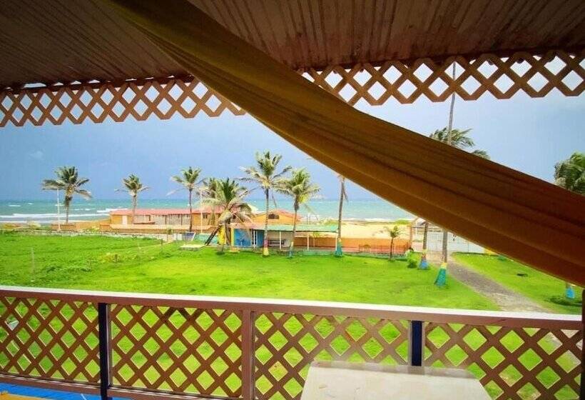 Yellow Moon Guesthouse & Apartments